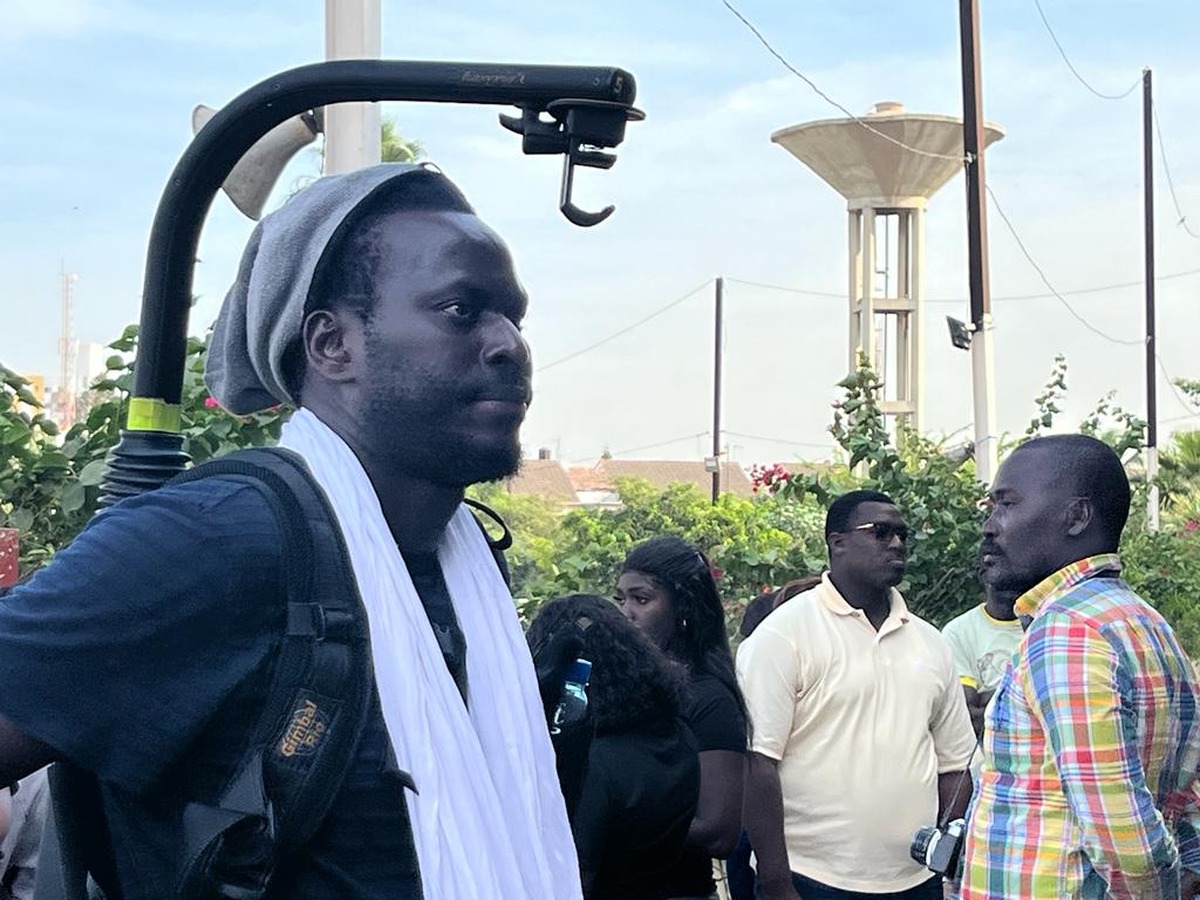 Coordination d'une équipe de production sur un tournage à Dakar